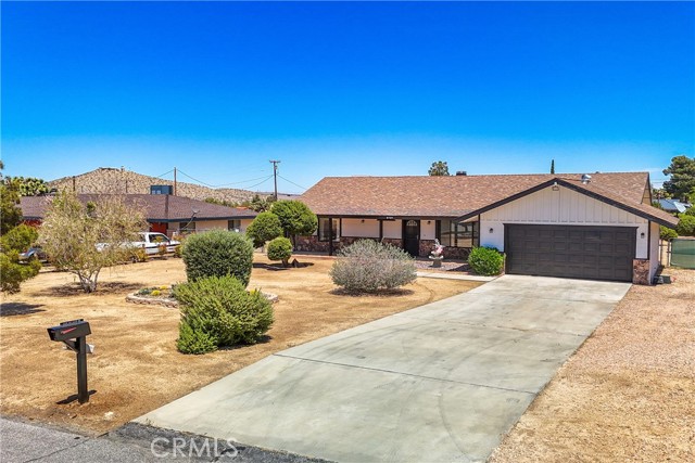 Detail Gallery Image 4 of 47 For 8759 San Diego Dr, Yucca Valley,  CA 92284 - 3 Beds | 2 Baths