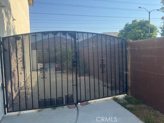 Detail Gallery Image 4 of 20 For 15313 Coleen St, Fontana,  CA 92337 - 4 Beds | 2/1 Baths