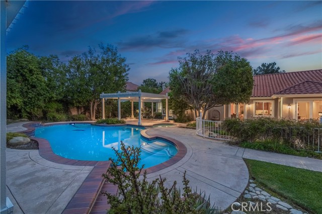 369 Ashbury Lane, Upland CA: https://media.crmls.org/medias/bb1b3e3d-049a-434e-ac22-9e14cba2eca0.jpg
