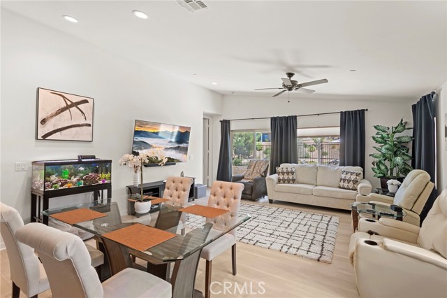 Detail Gallery Image 4 of 33 For 1644 Beacon Dr, Beaumont,  CA 92223 - 2 Beds | 2 Baths