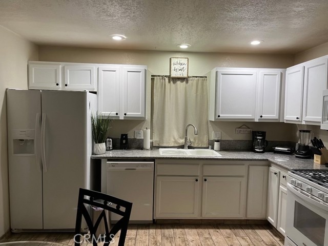 22903 Waters Drive, Crestline, CA 92325