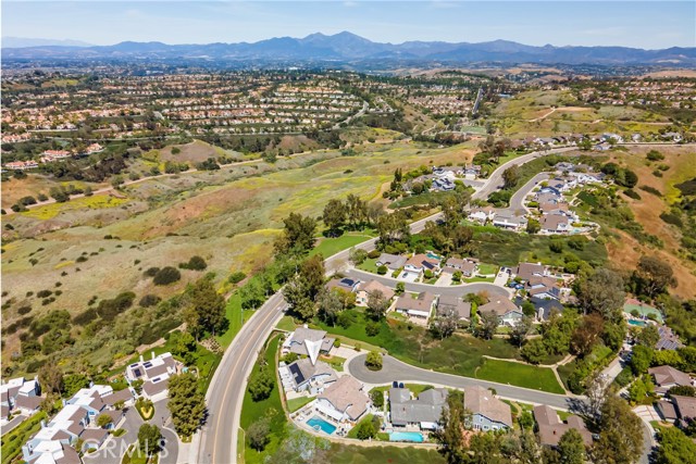 Image 47 of 63 For 3 Taylor Place