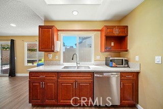 19000 Shakespeare Drive, Walnut CA: https://media.crmls.org/medias/bb1fc0f8-3ba5-4d81-93a1-ed5f17d3bb56.jpg