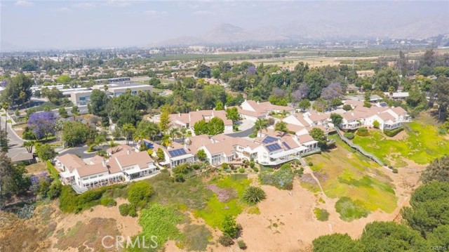 1802 Prince Albert Drive, Riverside CA: https://media.crmls.org/medias/bb1ff033-8e90-40be-af43-f474cb2db83b.jpg