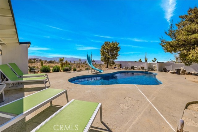 9124 Joshua Lane, Yucca Valley CA: https://media.crmls.org/medias/bb211eb6-69d5-41f6-9f36-58839ca392be.jpg