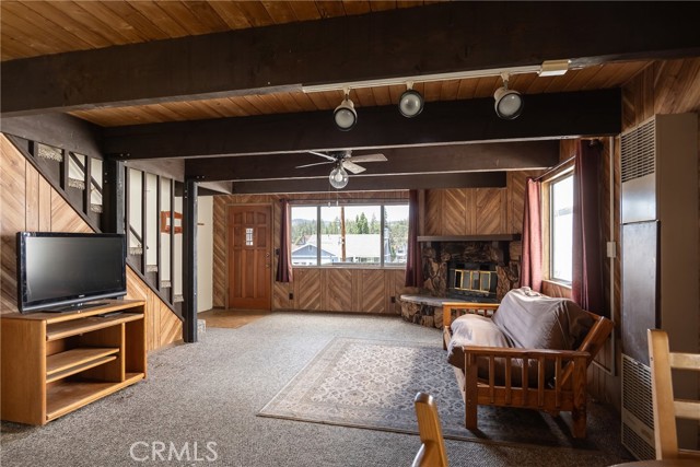 Detail Gallery Image 6 of 28 For 42587 Falcon Ave, Big Bear Lake,  CA 92315 - 2 Beds | 2 Baths