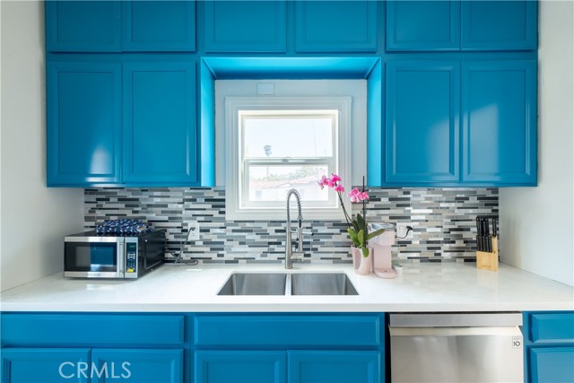 Detail Gallery Image 9 of 40 For 2533 Eucalyptus Ave, Long Beach,  CA 90806 - 8 Beds | 5 Baths