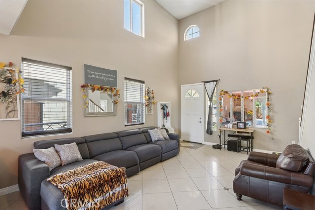 Detail Gallery Image 4 of 43 For 207 Campus Way, Lake Elsinore,  CA 92530 - 4 Beds | 3 Baths