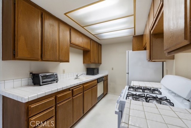 Detail Gallery Image 4 of 21 For 1435 W 146th St #104,  Gardena,  CA 90247 - 2 Beds | 2 Baths