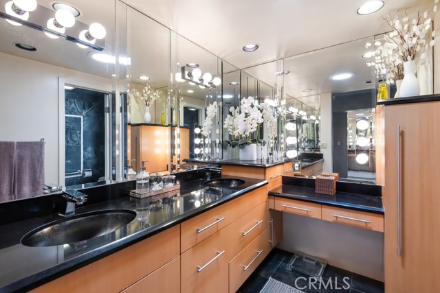 Detail Gallery Image 9 of 35 For 23428 Continental Way, Canyon Lake,  CA 92587 - 3 Beds | 2 Baths