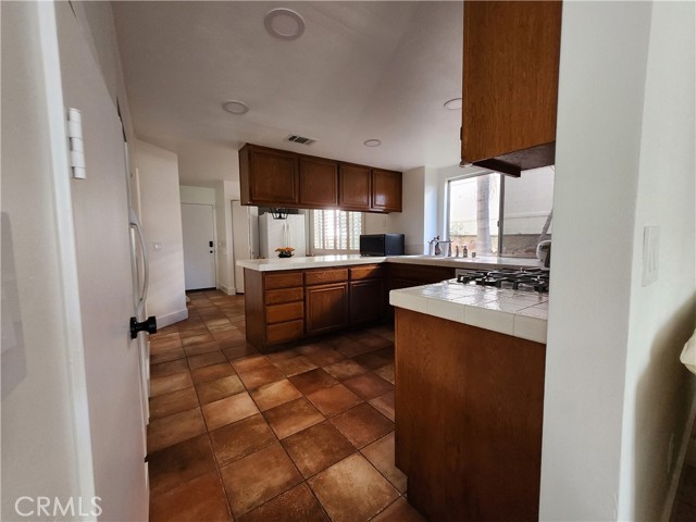 Detail Gallery Image 11 of 32 For 28030 Wildwind Rd, Canyon Country,  CA 91351 - 4 Beds | 3 Baths