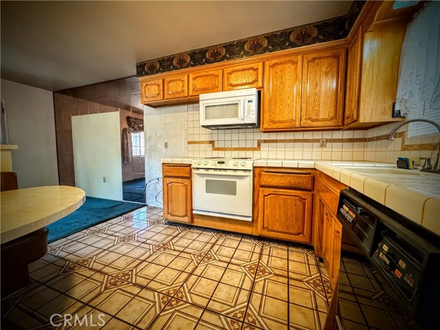 Detail Gallery Image 11 of 28 For 727 Canary St, Colton,  CA 92324 - 3 Beds | 2 Baths