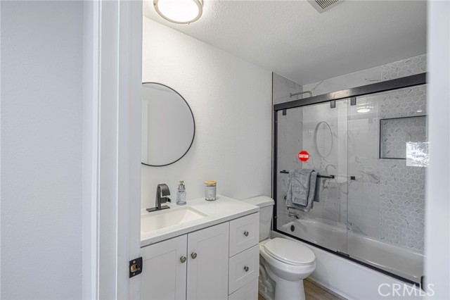 8020 Langdon Avenue 212 | Primary Bedroom Bathroom
