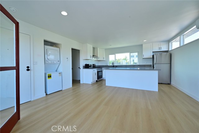 425 N Raymond Avenue, Pasadena CA: https://media.crmls.org/medias/bb249979-5298-4bb9-8a51-1ce65d234847.jpg