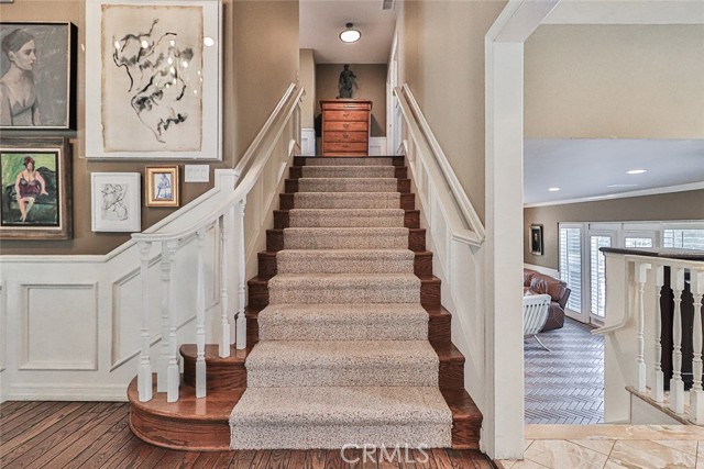 Detail Gallery Image 35 of 74 For 17141 Superior St, Northridge,  CA 91325 - 6 Beds | 4 Baths