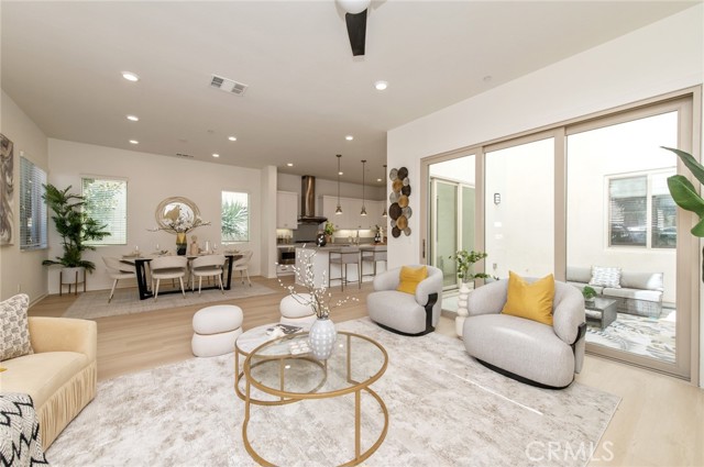 Detail Gallery Image 4 of 27 For 112 Stellar, Irvine,  CA 92618 - 3 Beds | 3/1 Baths