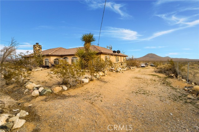 Detail Gallery Image 3 of 8 For 20501 Quarry Rd, Apple Valley,  CA 92307 - 4 Beds | 2 Baths