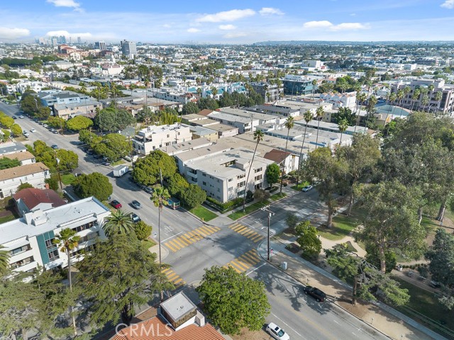 Detail Gallery Image 10 of 42 For 1101 Lincoln Bld 1a,  Santa Monica,  CA 90403 - 2 Beds | 2 Baths