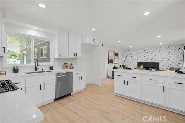 Detail Gallery Image 10 of 23 For 1064 E La Verne Ave, Pomona,  CA 91767 - 3 Beds | 2 Baths