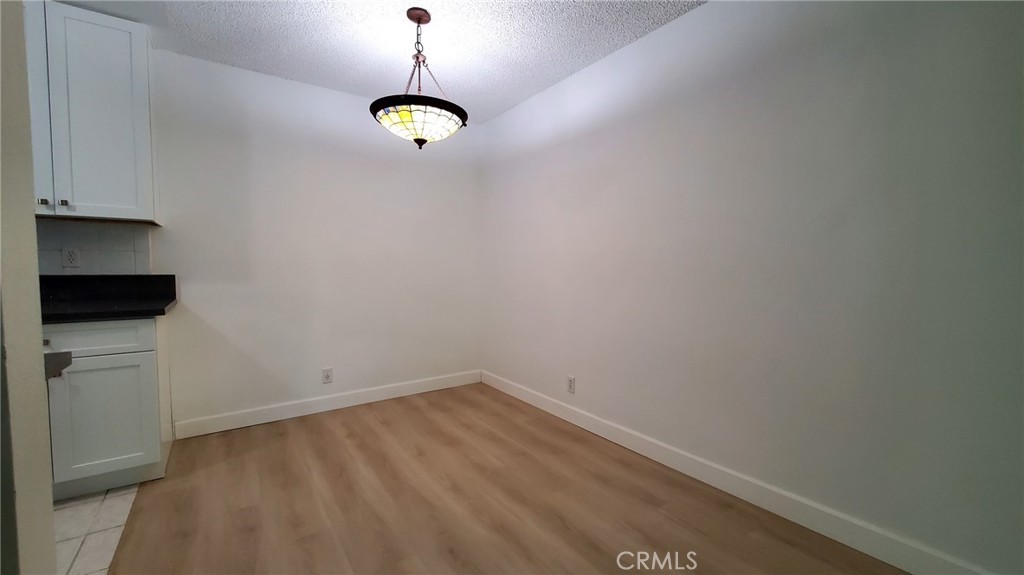https://media.crmls.org/medias/bb29d0b4-5127-4580-bdff-a17c58178ba0.jpg?preset=X-Large