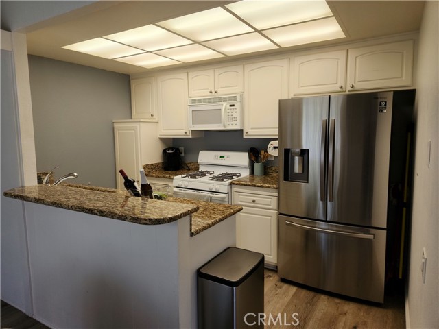 Detail Gallery Image 3 of 12 For 16040 Leffingwell Rd #96,  Whittier,  CA 90603 - 2 Beds | 2 Baths