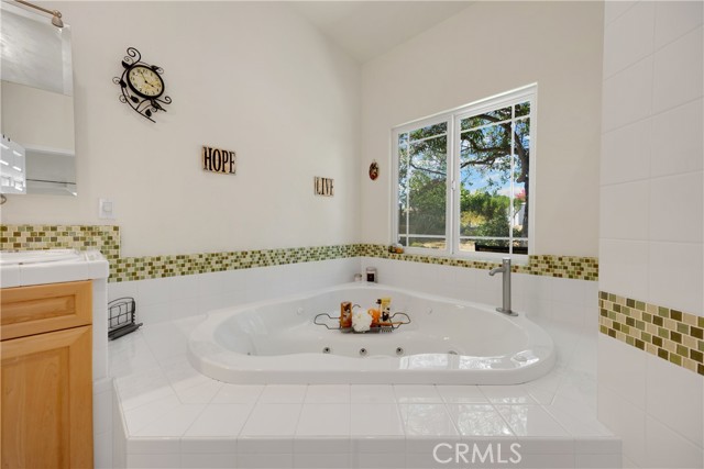 4766 Egret Lane, Paso Robles CA: https://media.crmls.org/medias/bb29f6ba-02c5-44cf-bb4a-e54543217e35.jpg