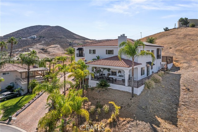 22941 Gold Rush Place, Canyon Lake CA: https://media.crmls.org/medias/bb2adf15-973b-47e8-aae2-088c3763a3e6.jpg