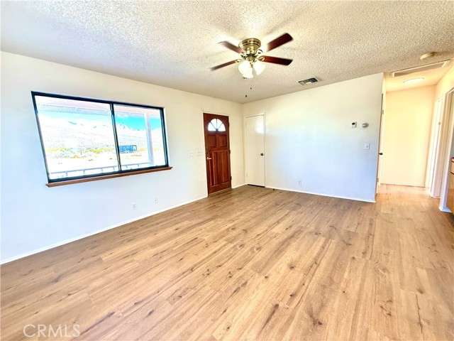 8554 Athel Avenue, Inyokern CA: https://media.crmls.org/medias/bb2ae683-02a3-485c-9b9d-2a2eba842dd3.jpg