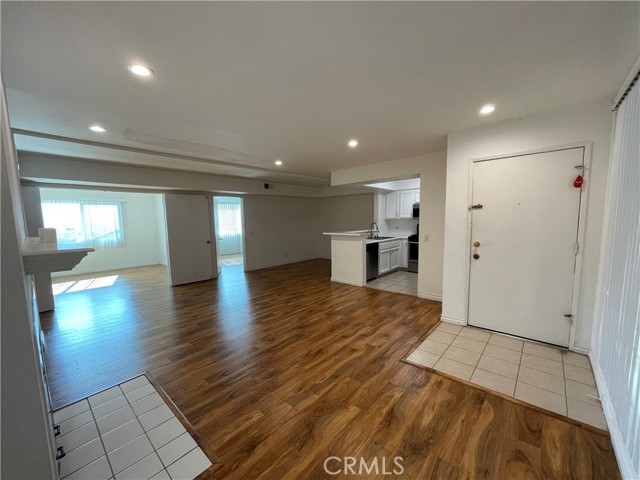 10115 Pinewood Avenue, Tujunga CA: https://media.crmls.org/medias/bb2bbf1d-5987-4565-a417-c8b4356f8a0d.jpg