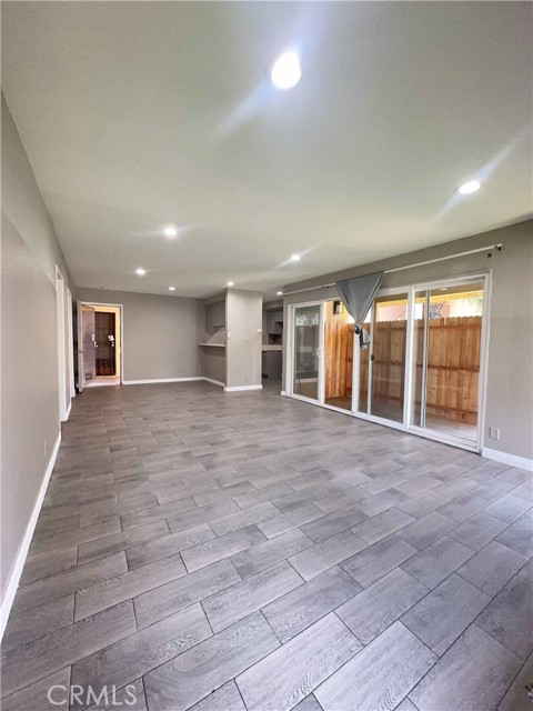 Detail Gallery Image 3 of 16 For 2406 Angela #1,  Pomona,  CA 91766 - 3 Beds | 2 Baths