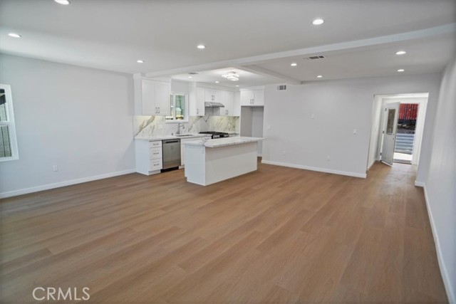 Detail Gallery Image 5 of 11 For 10326 Silverton Ave, Tujunga,  CA 91042 - 2 Beds | 2 Baths