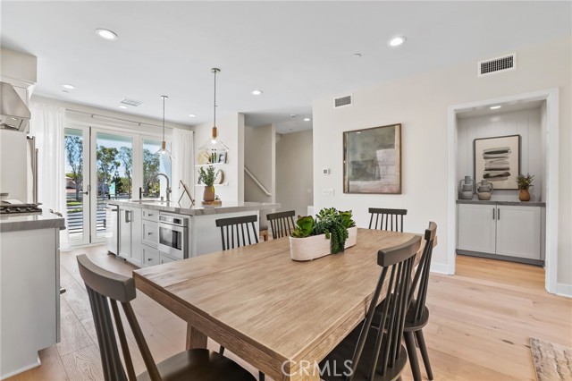 19071 Main Street, Huntington Beach CA: https://media.crmls.org/medias/bb2cda49-cff6-4efb-88cf-d100dbf4a746.jpg