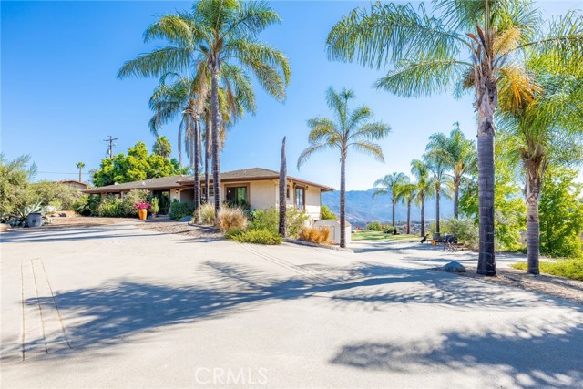 Detail Gallery Image 2 of 74 For 305 Rainbow Crest Rd, Fallbrook,  CA 92028 - 4 Beds | 3 Baths