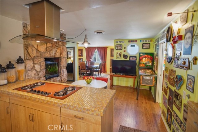 Detail Gallery Image 6 of 19 For 8636 8636 Delco, Winnetka,  CA 91306 - 3 Beds | 2 Baths