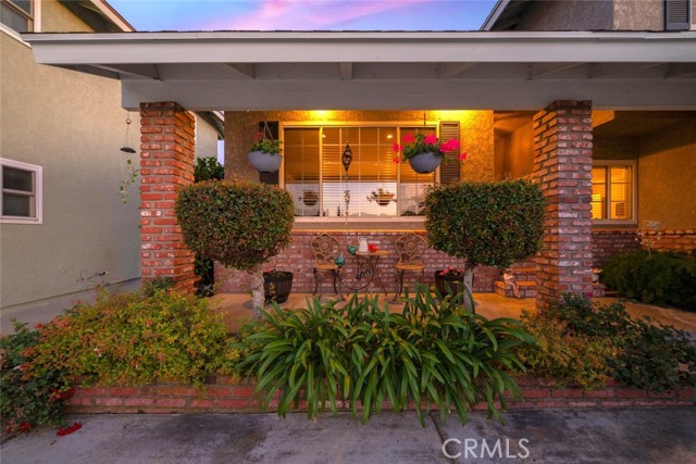 6786 Molokai Drive, Cypress CA: https://media.crmls.org/medias/bb2d914a-abc8-4093-9ded-7cdbeb9e9411.jpg