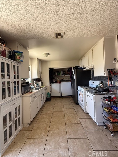 15165 Joy Street, Lake Elsinore CA: https://media.crmls.org/medias/bb2da8da-2aec-41ef-97b4-8c6c7e00c3c0.jpg