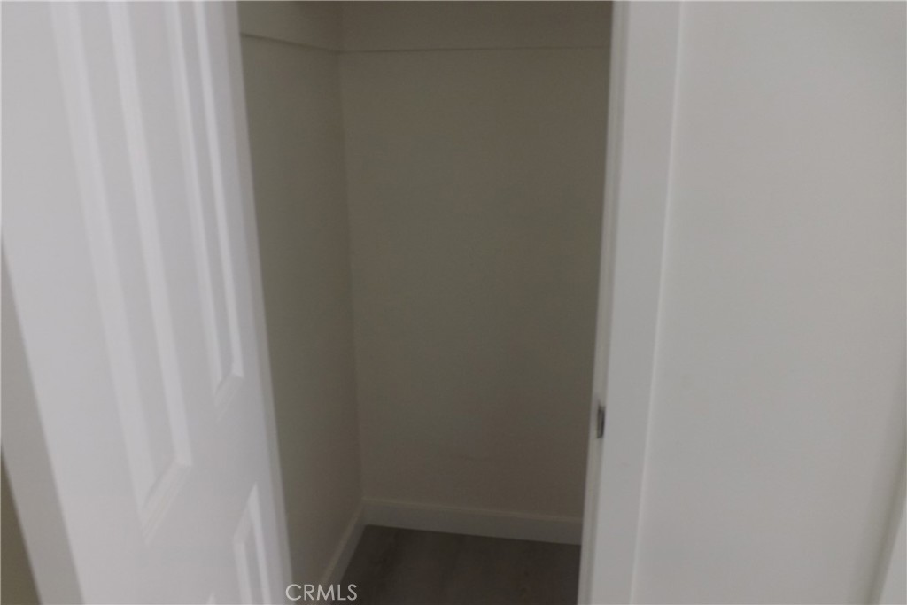 https://media.crmls.org/medias/bb2dda72-827d-4f95-ab5b-ab29d0e6e232.jpg?preset=X-Large