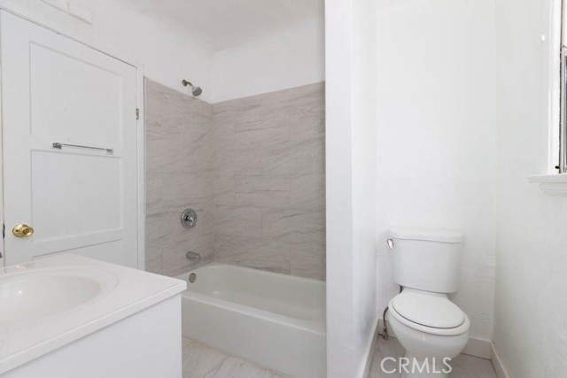 Detail Gallery Image 7 of 7 For 1055 W 84th, Los Angeles,  CA 90044 - 2 Beds | 1 Baths