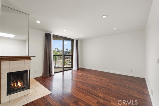 Detail Gallery Image 7 of 28 For 5190 E. Colorado Street #308,  Long Beach,  CA 90814 - 1 Beds | 1 Baths