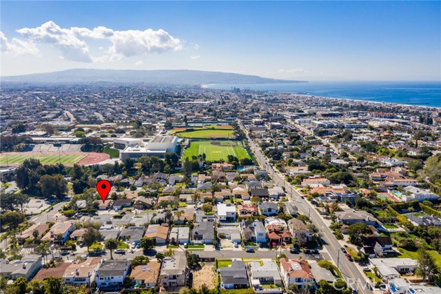 1350 Curtis Avenue, Manhattan Beach, California 90266, 3 Bedrooms Bedrooms, ,1 BathroomBathrooms,Residential,Sold,Curtis,SB23033772