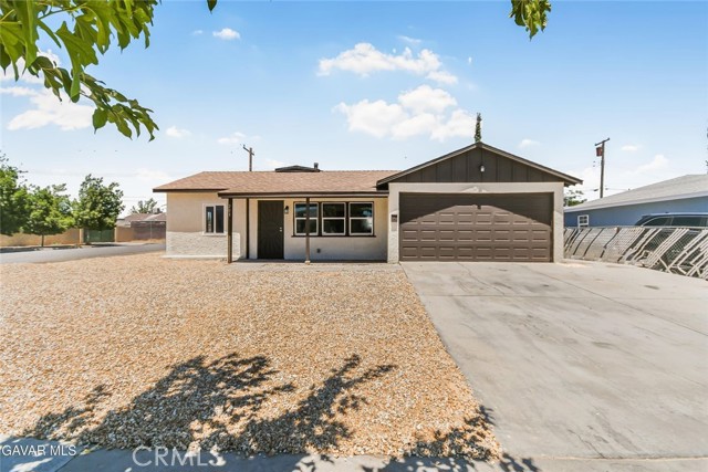 203 E Avenue P4, Palmdale CA: https://media.crmls.org/medias/bb2f858a-7ba2-4f22-b0e7-288e515ae19a.jpg