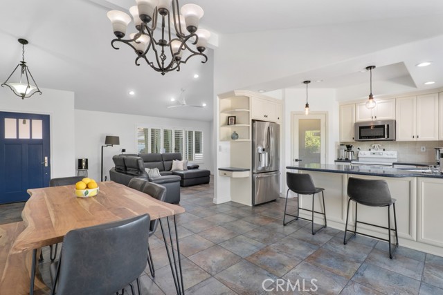 Detail Gallery Image 12 of 28 For 29353 Hillrise, Agoura Hills,  CA 91301 - 3 Beds | 2 Baths