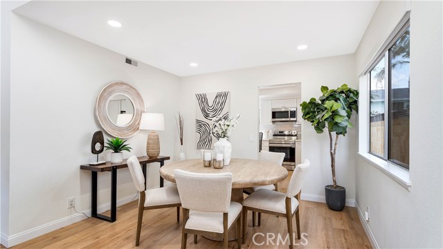 15061 Glass Circle, Irvine CA: https://media.crmls.org/medias/bb311461-66ca-4c62-b3ae-440ecf87100f.jpg