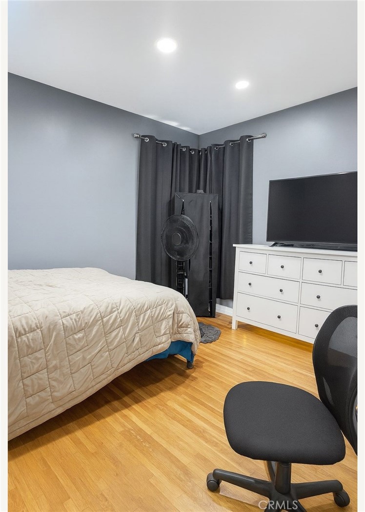 MLS #OC25246423 image #4