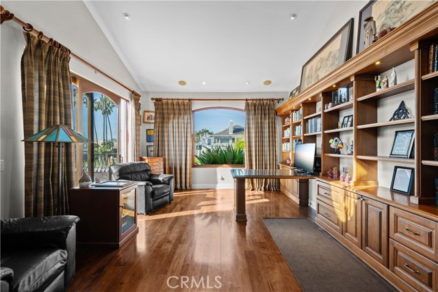 Detail Gallery Image 68 of 75 For 221 Rivo Alto Canal, Long Beach,  CA 90803 - 4 Beds | 5 Baths