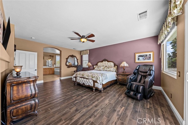 32409 Favara Drive, Temecula CA: https://media.crmls.org/medias/bb337712-c698-4dd5-923e-aca7465f9856.jpg