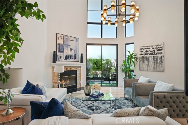 Detail Gallery Image 1 of 17 For 12000 Goshen Ave #106,  Los Angeles,  CA 90049 - 4 Beds | 3/1 Baths