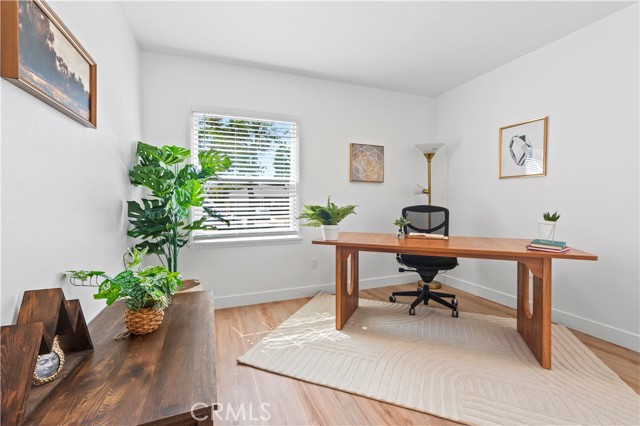 128 S Citrus Avenue, Fullerton CA: https://media.crmls.org/medias/bb34d449-d979-4ccc-b88e-fc797486fe13.jpg