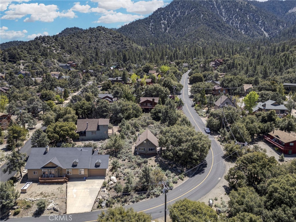 https://media.crmls.org/medias/bb34f2ed-305a-4b1c-8b44-17c042a680a1.jpg?preset=X-Large