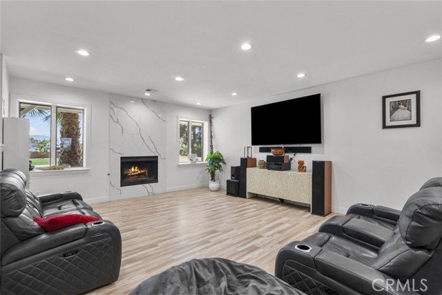2556 W Avenue N 4, Palmdale CA: https://media.crmls.org/medias/bb3520e5-56af-4ff6-a724-70e103e6beeb.jpg
